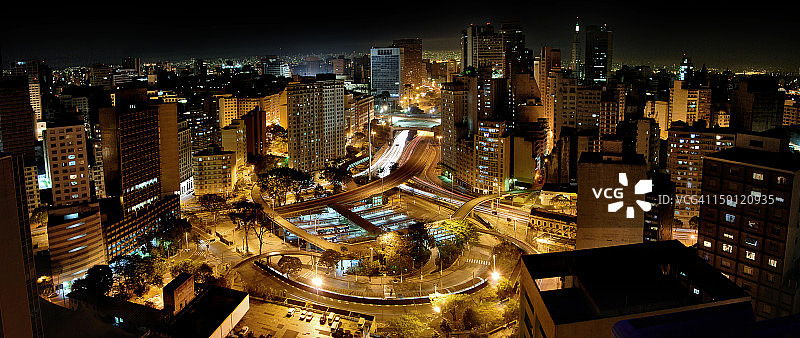 夜晚的圣保罗（巴西）市中心 - 安尼昂加巴乌图片素材