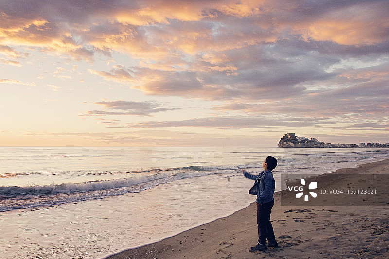 佩佩与黎明图片素材