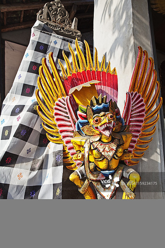 手绘木雕，乌布，巴厘岛图片素材