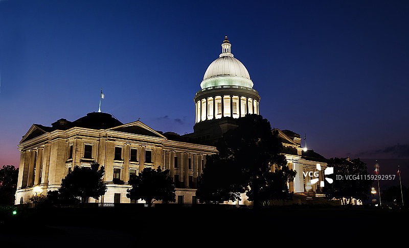 国会大厦的蓝色时刻图片素材
