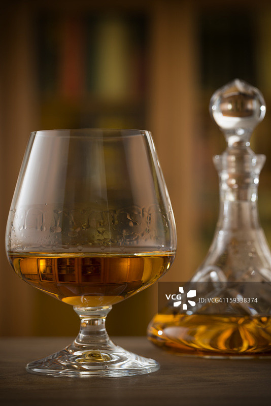 玻璃白兰地干邑酒杯醒酒器图片素材