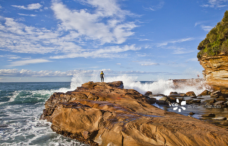 阿沃卡海滩的岩石平台图片素材