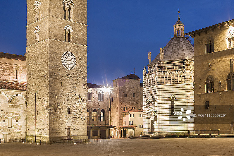 主教座堂广场，科尔特圣乔瓦尼洗礼堂图片素材