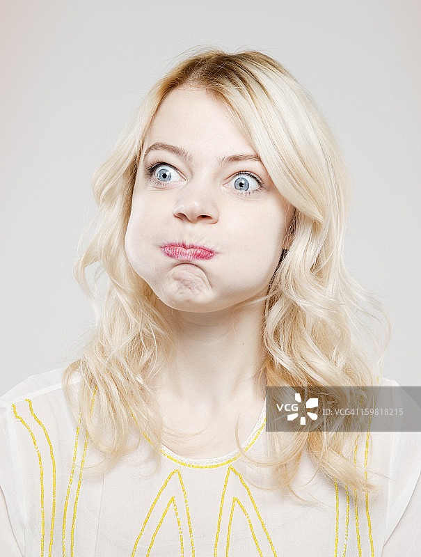 扭曲的面孔图片素材