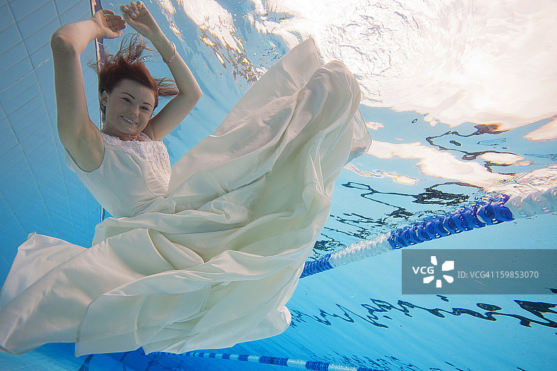 水下新娘图片素材