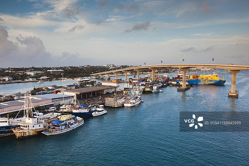 巴哈马拿骚的船只港口图片素材