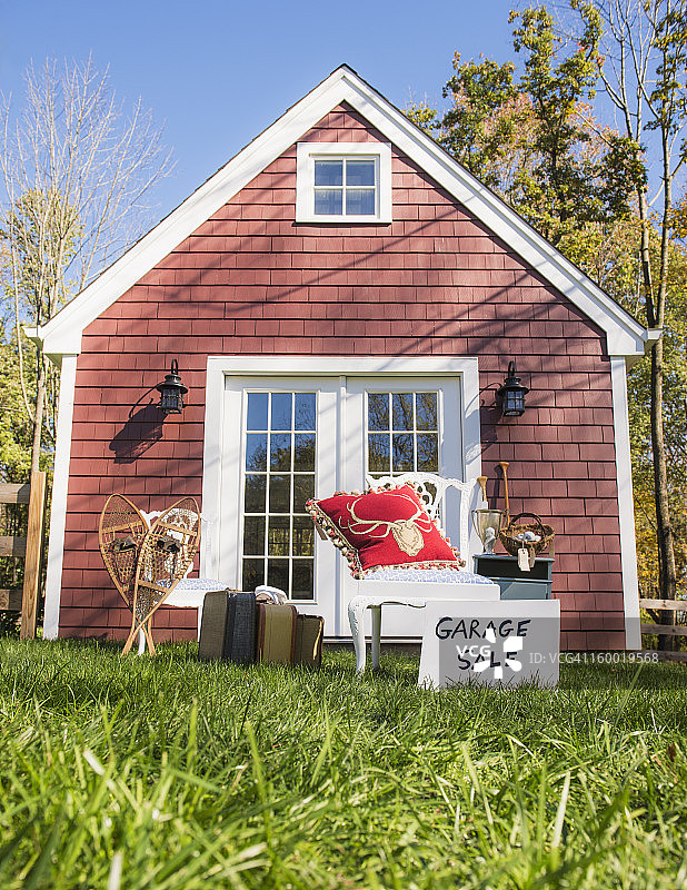 美国新泽西州门德姆镇，车库甩卖图片素材