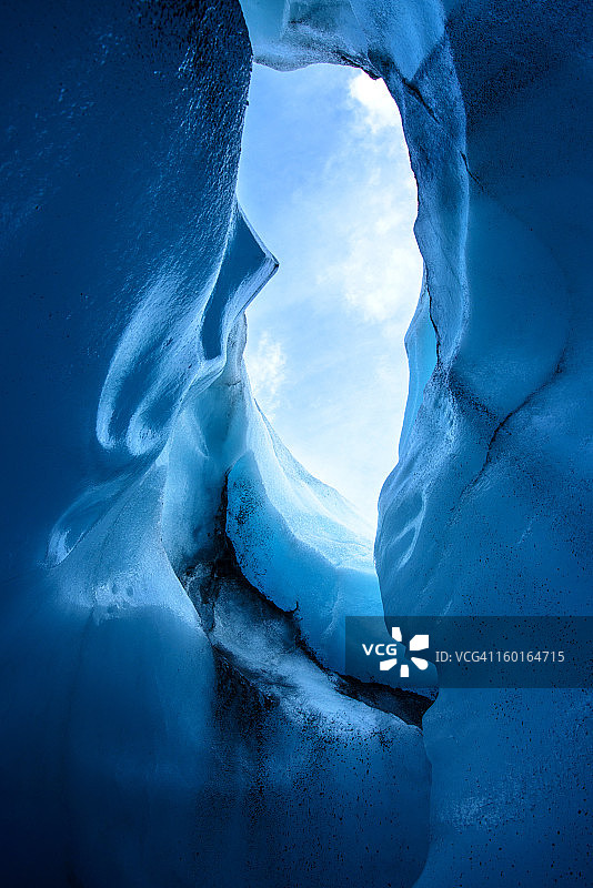 冰窟窿图片素材