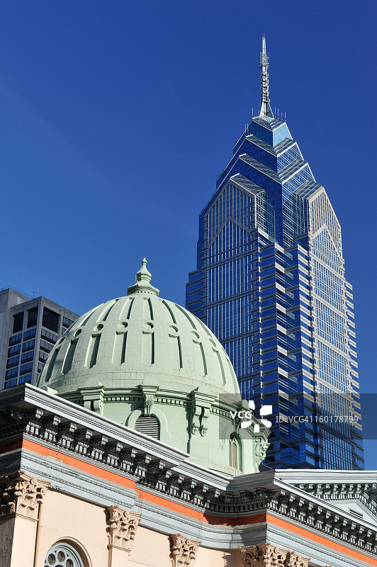 教堂与现代建筑图片素材