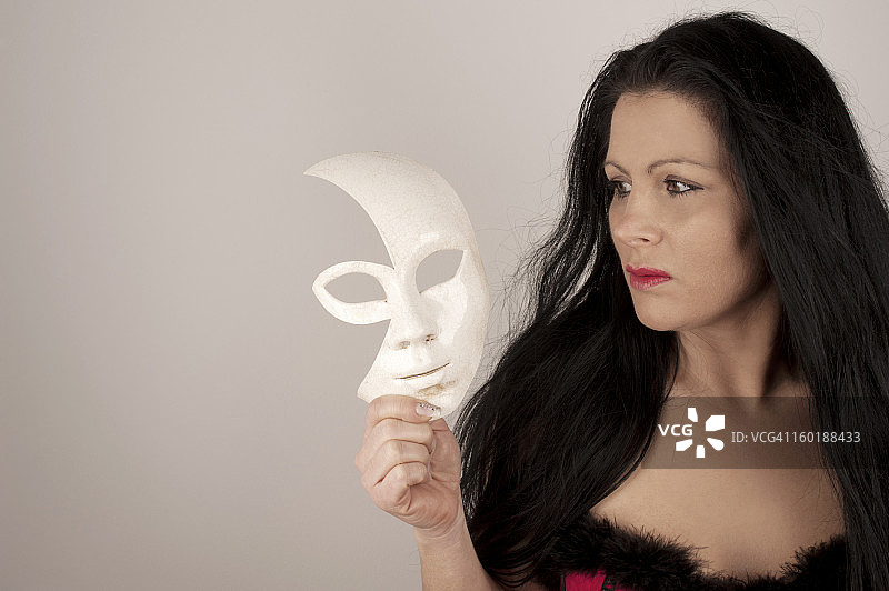 戴口罩的女人图片素材