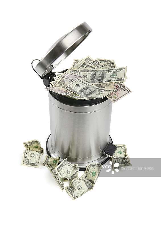 带剪切路径的垃圾桶和钱图片素材