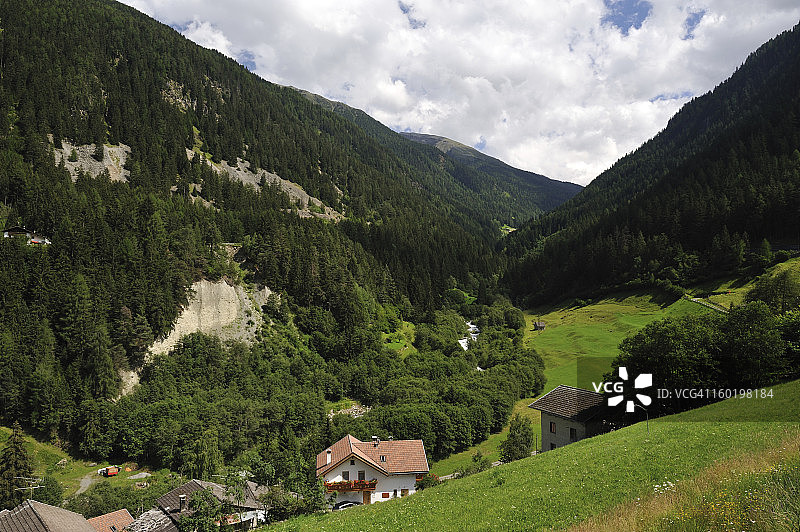 意大利的风景秀丽的山谷图片素材