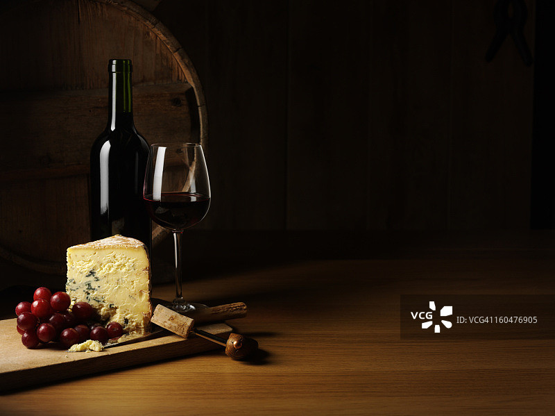 奢华奶酪与葡萄酒图片素材