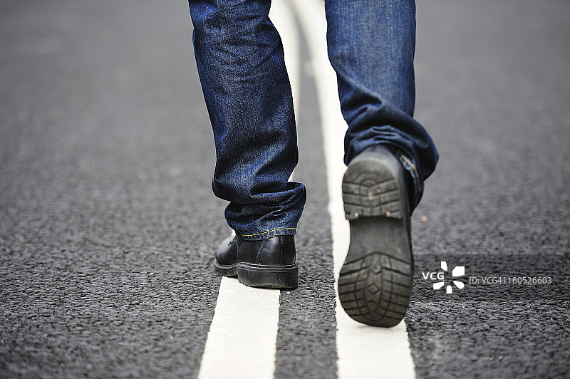 在路上图片素材