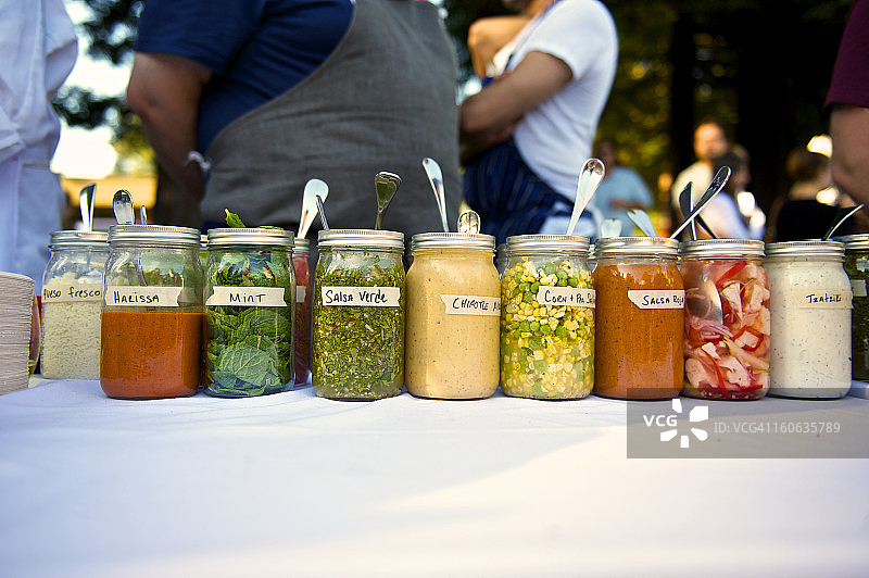 调味品和配料罐头图片素材