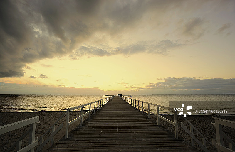 黄昏时的T-Bryggan码头图片素材