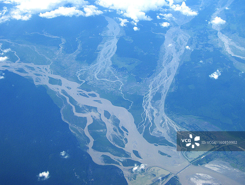 雄伟的雅鲁藏布江图片素材