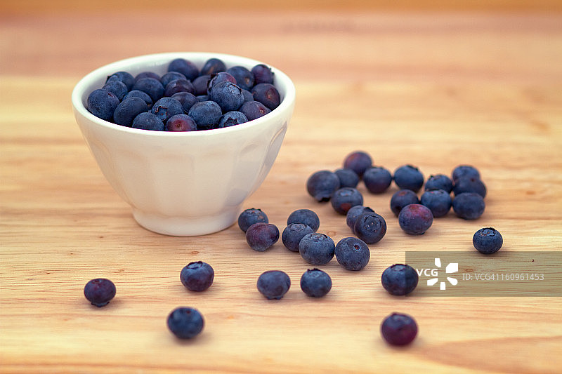 一碗新鲜蓝莓图片素材
