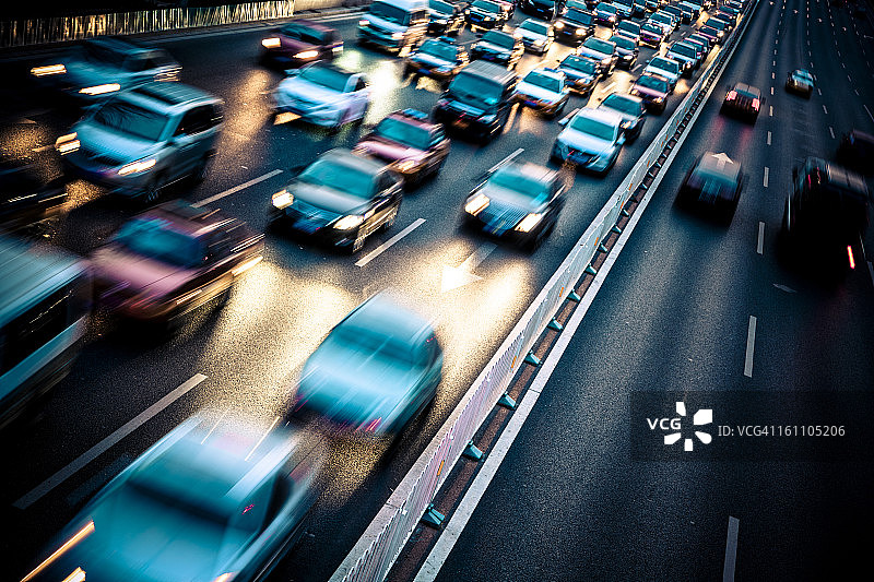城市夜间交通图片素材