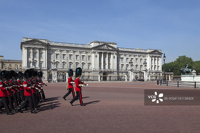 白金汉宫外的守卫图片素材