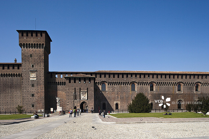 带庭院的城堡墙图片素材