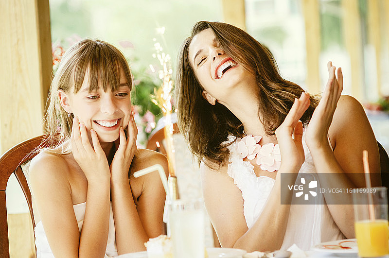 姐妹生日快乐图片素材