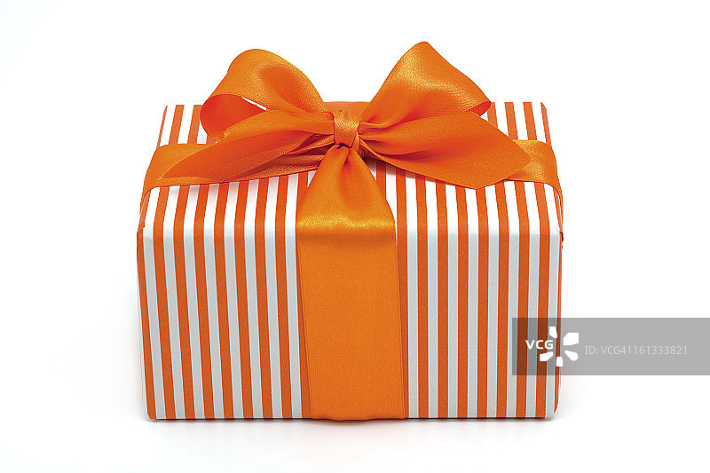 带橙色丝带的条纹礼品盒图片素材