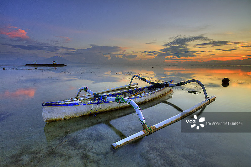 温暖的日出图片素材