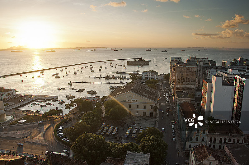 从佩洛尼奥山顶俯瞰图片素材