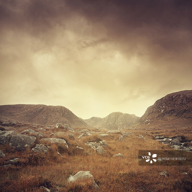 多云的景观图片素材