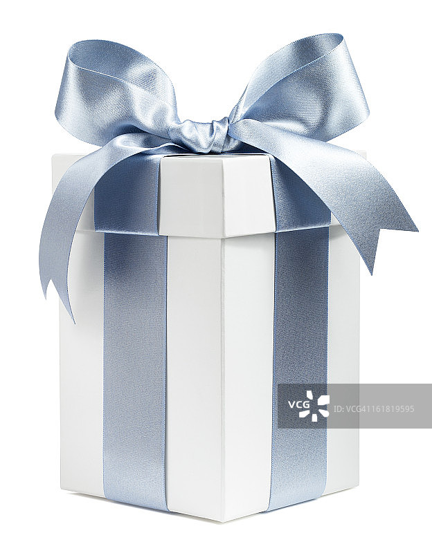 银色丝带包裹的白色礼物图片素材
