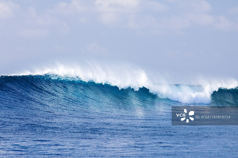 海浪撞击图片素材