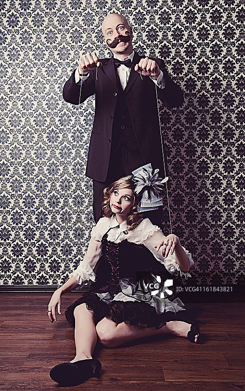 腹语娃娃图片素材