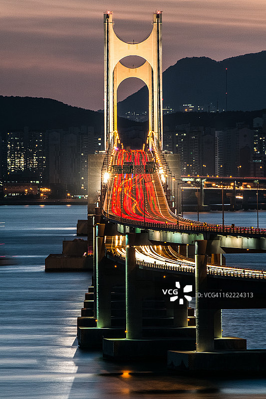 夜幕下的广安大桥图片素材