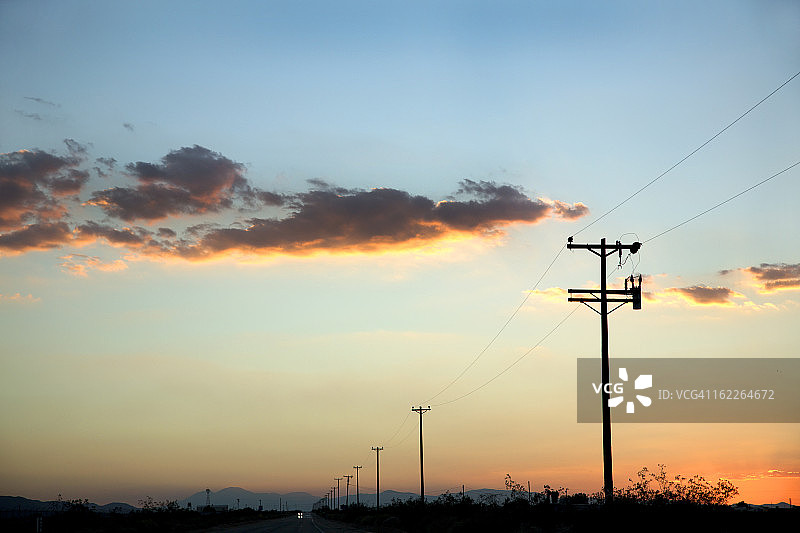 加利福尼亚沙漠日落电线杆图片素材
