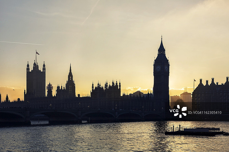 日落下的威斯敏斯特宫图片素材