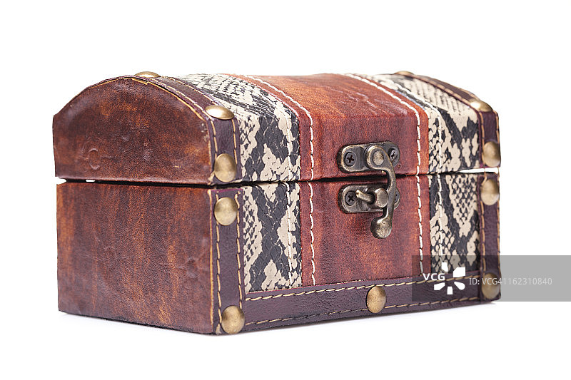 关闭的宝箱图片素材