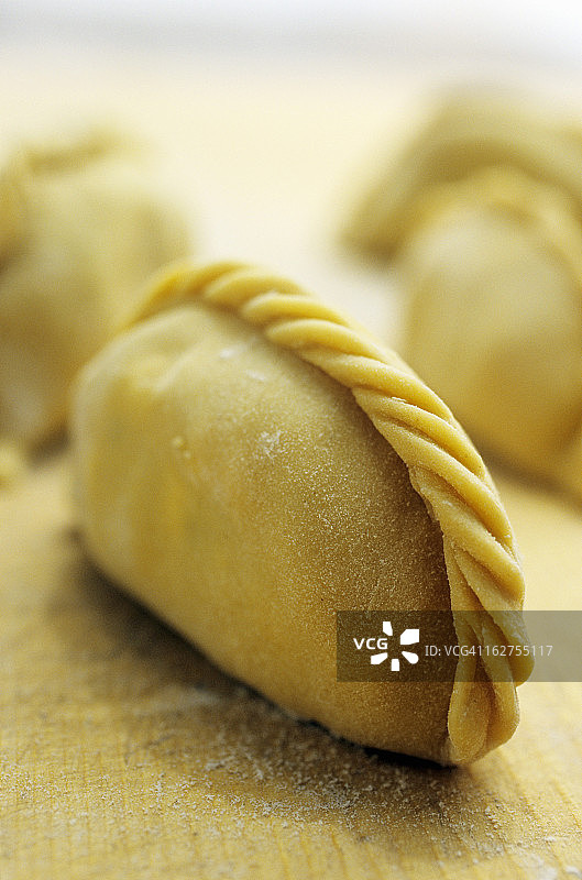 土豆和夸克馅的意大利面饺图片素材