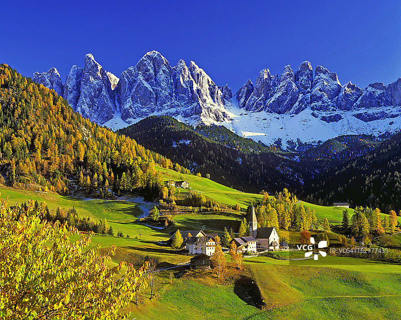 意大利南蒂罗尔维尔诺斯圣马达莱纳图片素材