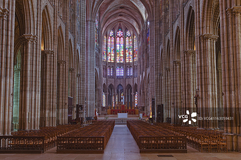 圣丹尼斯大教堂的哥特式中殿图片素材