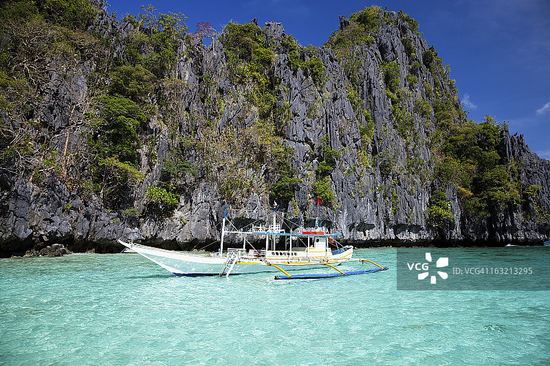菲律宾爱妮岛天堂的船只图片素材