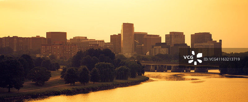 华盛顿天际线（波托马克河日落）图片素材