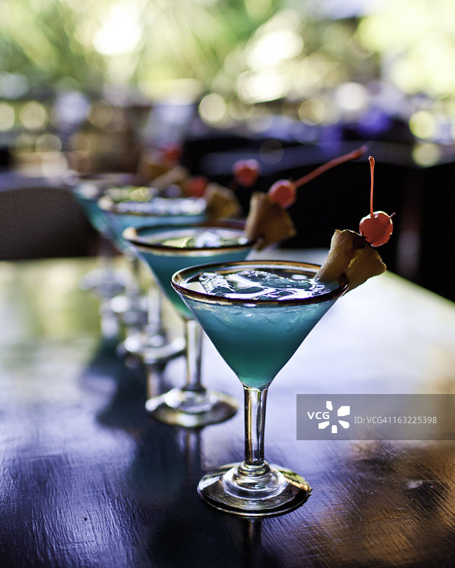 蓝色夏威夷鸡尾酒图片素材