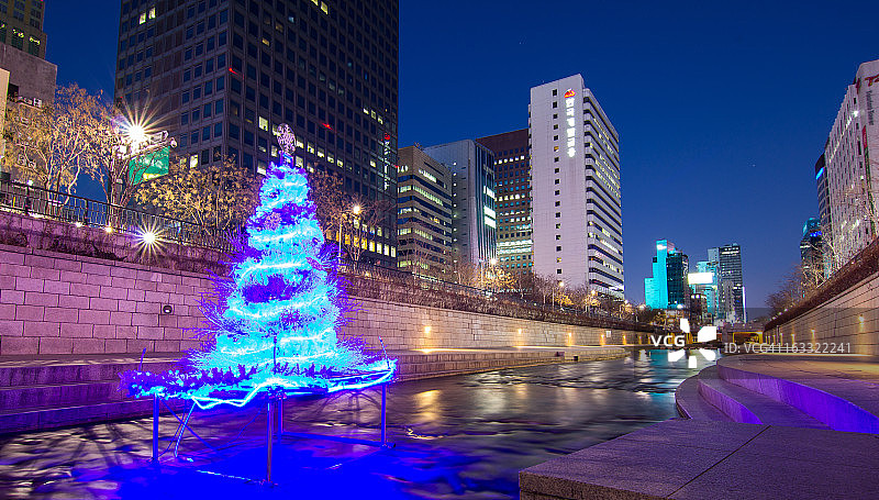 清溪川的放射性圣诞树图片素材
