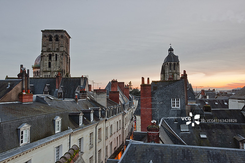 俯瞰老图尔的屋顶图片素材