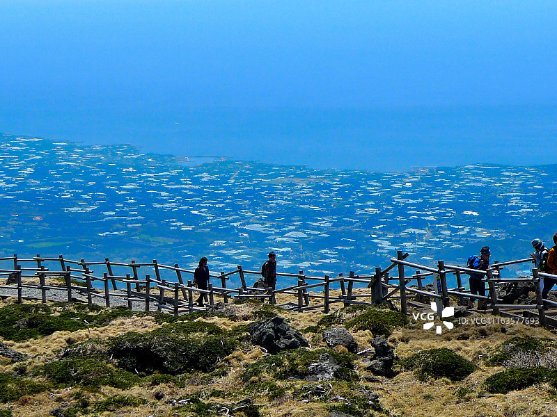 从汉拿山顶看到的景色图片素材