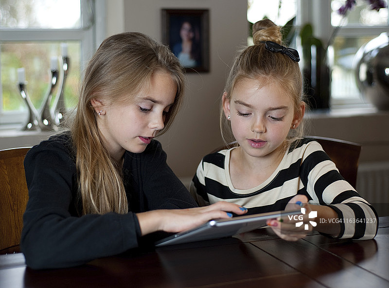 玩平板电脑图片素材