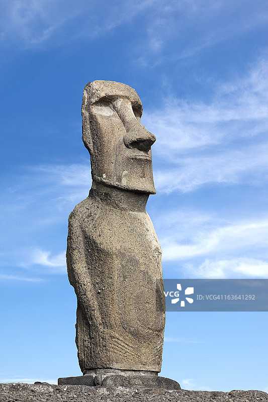 复活节岛阿胡·托恩加里基的摩艾石像图片素材