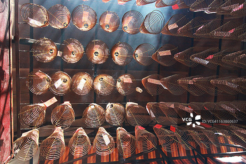 西贡宝塔内的盘香，越南图片素材