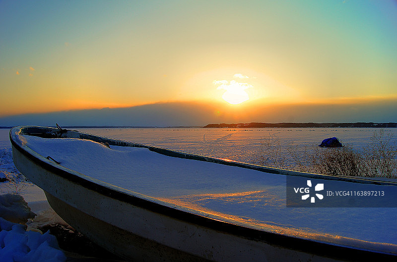 冬日之船图片素材